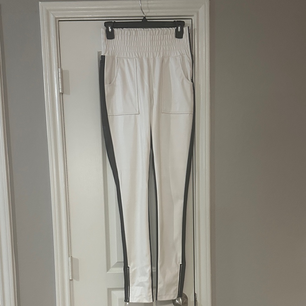 Akira White Pants with Black Stripes